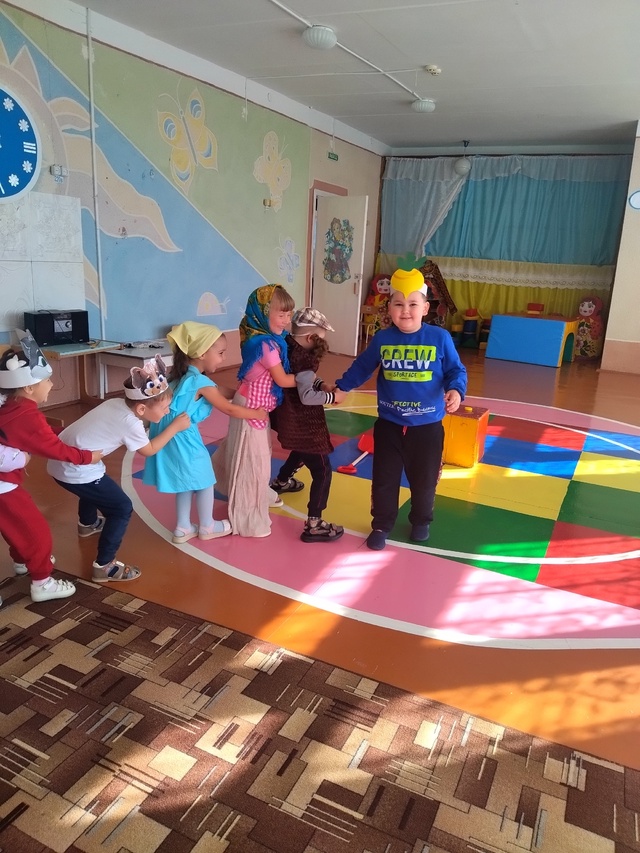 Мы, взрослые и дети, очень любим сказки..