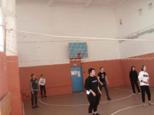 Школьные соревнования по волейболу.