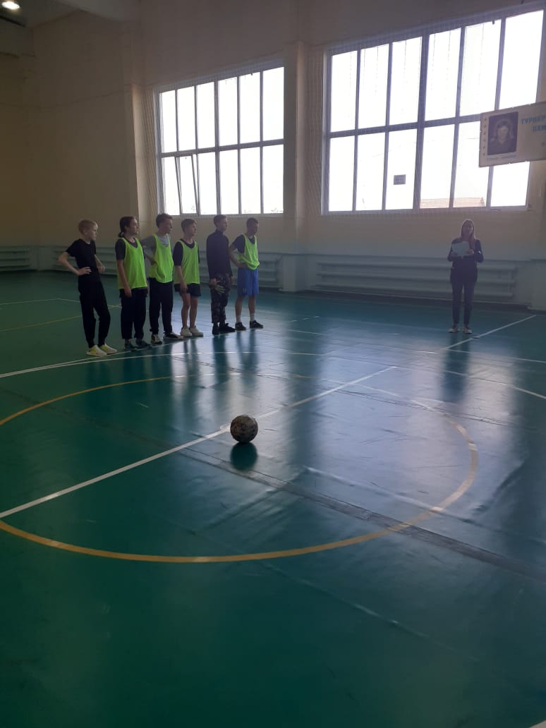 Мини-футбол.